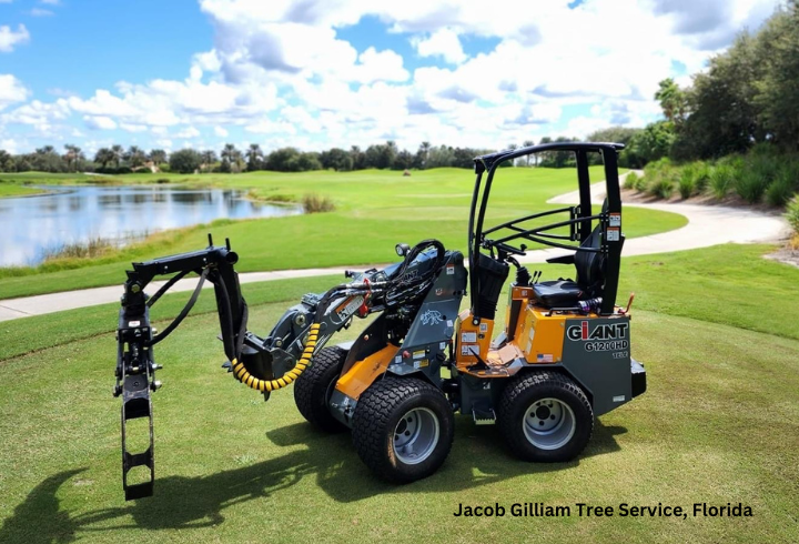 The GiANT G1200 TELE is parked on the green of a golf course in Florida.