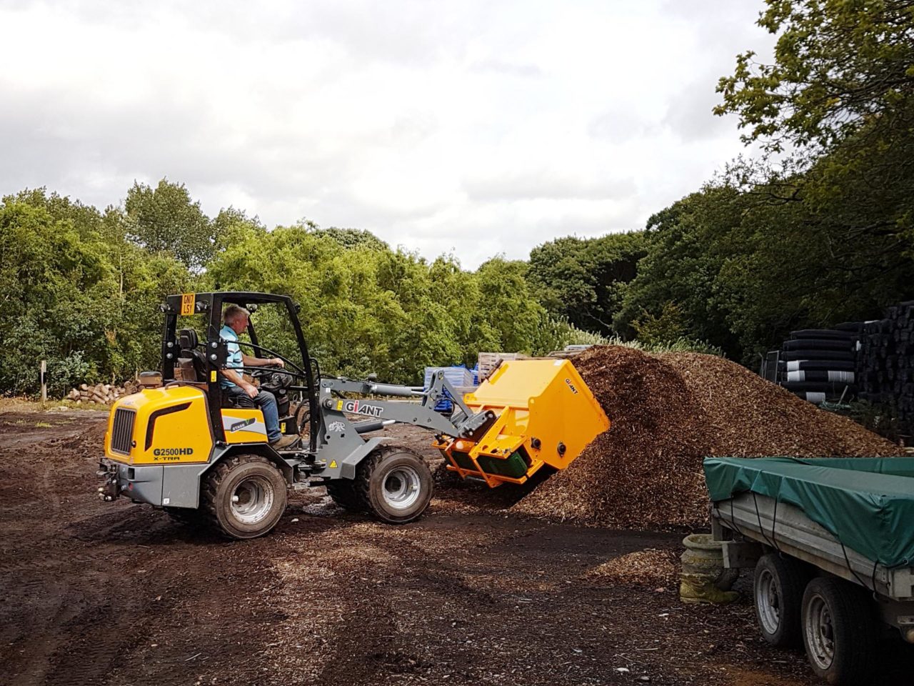 G2500 Series Heavy Duty Articulated Wheel Loader Giant Loaders
