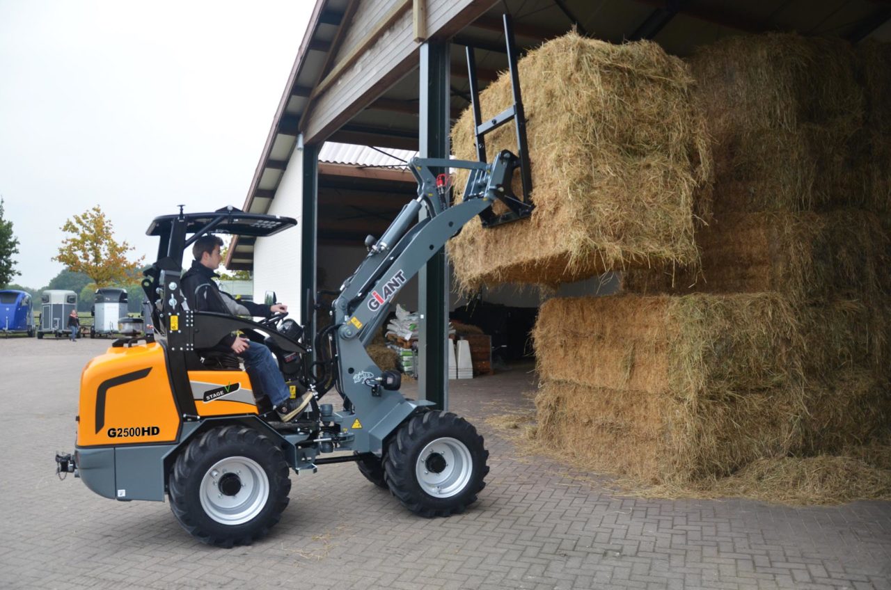 G2500 Series Heavy Duty Articulated Wheel Loader Giant Loaders