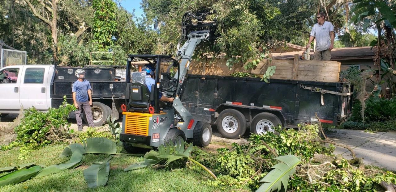 G1200 TELE - A subcompact telehandler powerhouse - Giant Loaders