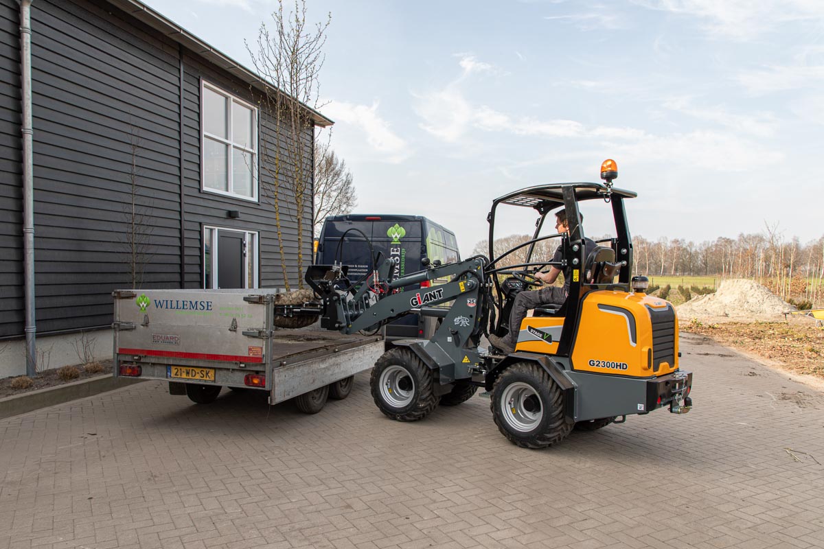 G2300 Series Heavy Duty Compact Wheel Loader Giant Loaders